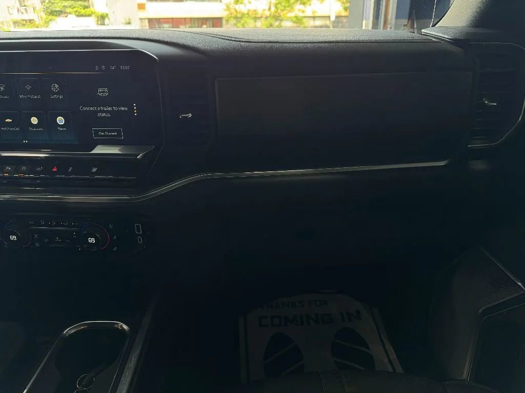 Used 2024 Chevrolet Silverado 1500 High Country w/ Technology Package image 28