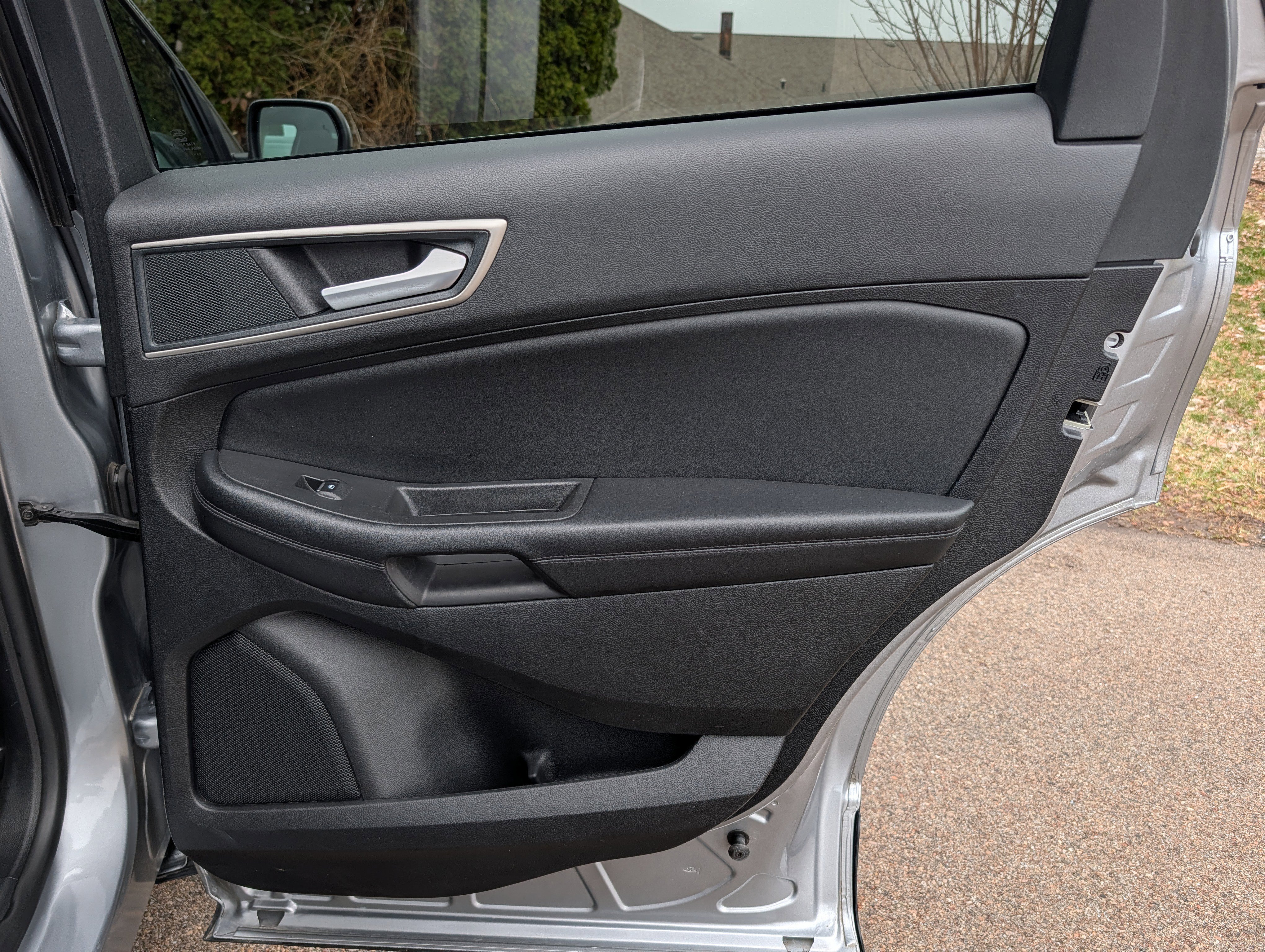 Used 2024 Ford Edge SEL image 35