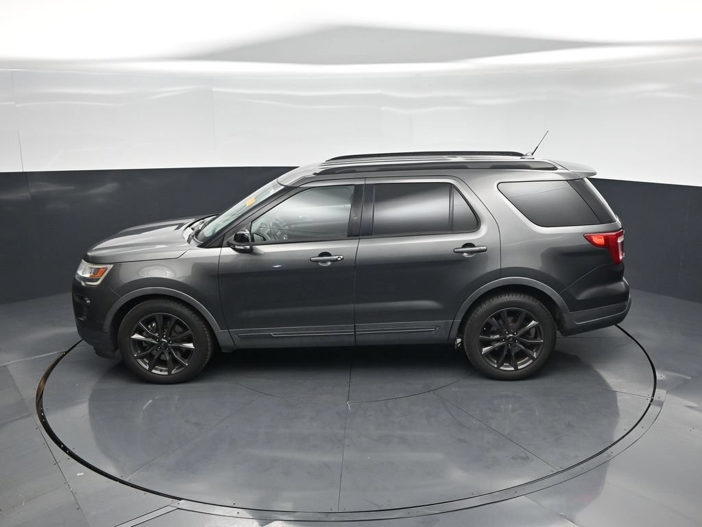 Used 2018 Ford Explorer XLT w/ Equipment Group 202A FWD image 42