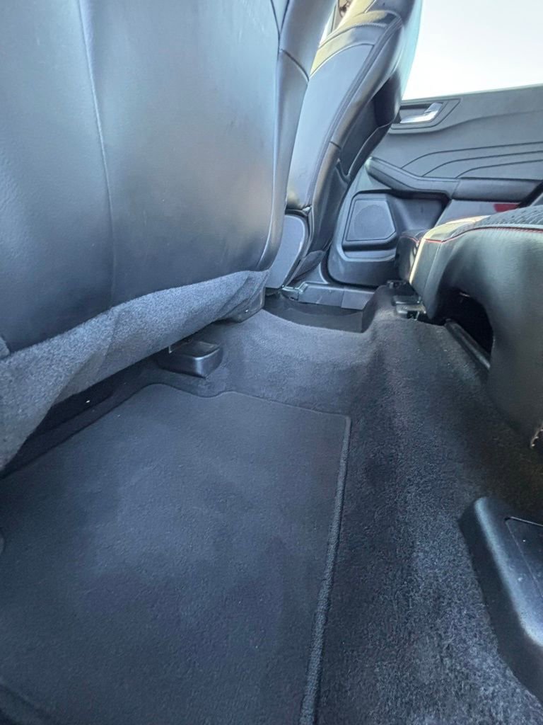 Used 2025 Ford Escape ST-Line image 17