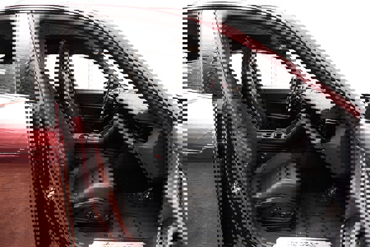 Used 2021 Porsche Taycan 4S w/ Premium Package image 34