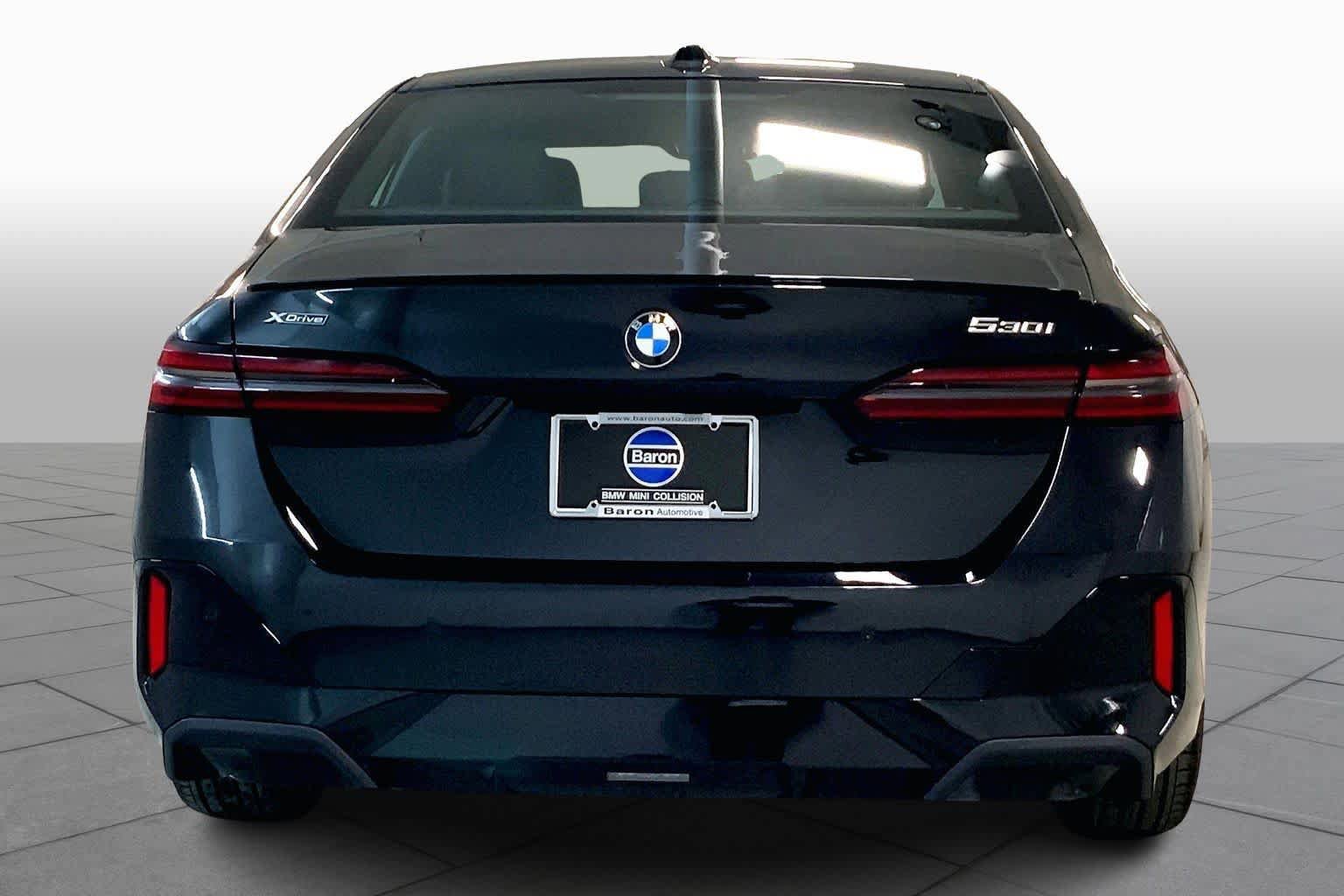 New 2026 BMW 530i xDrive w/ M Sport Package AWD/4WD image 4