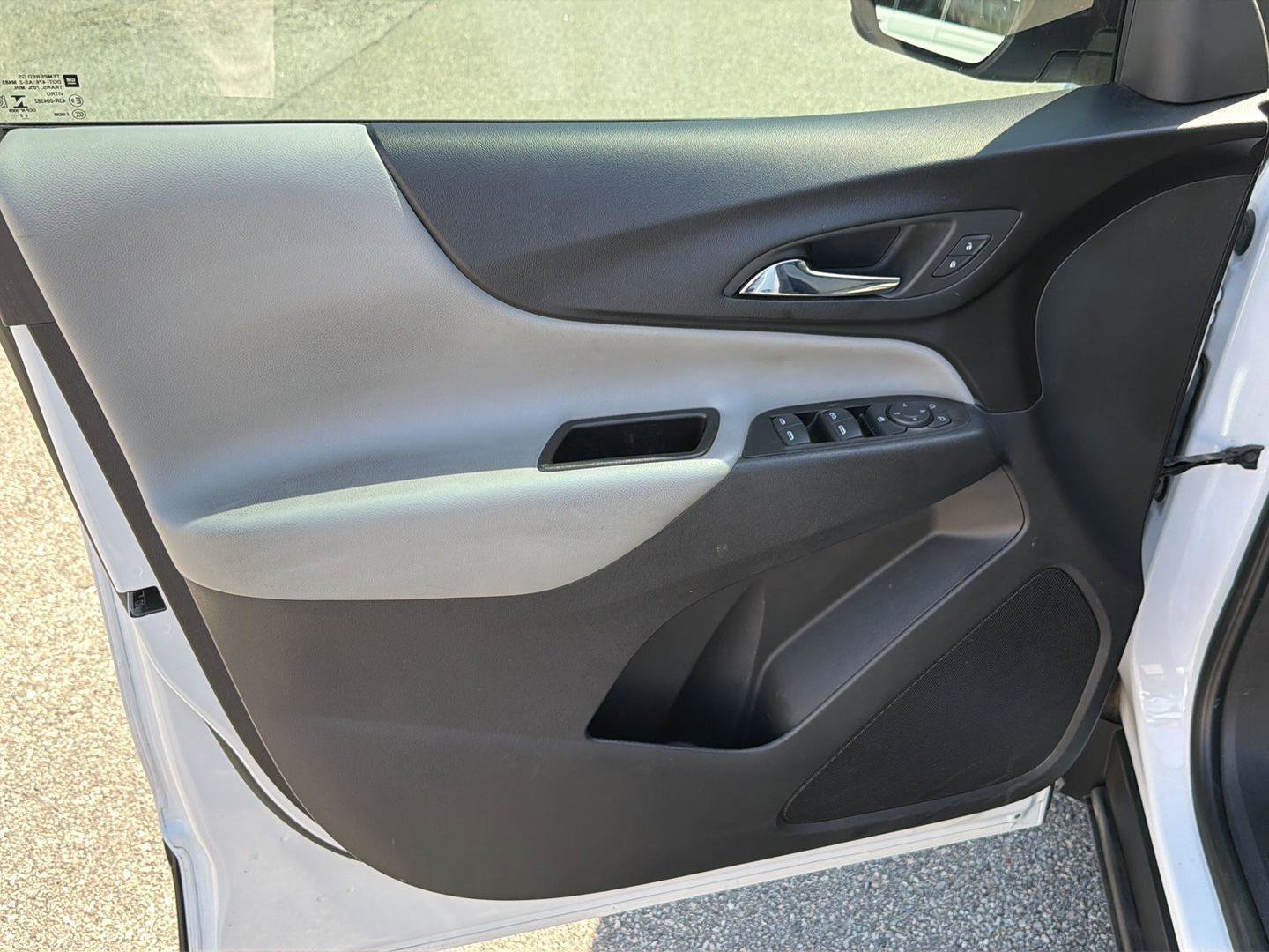 Used 2023 Chevrolet Equinox LS w/ LS Convenience Package FWD image 16