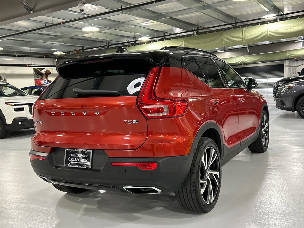 Used 2019 Volvo XC40 T5 R-Design AWD/4WD image 2