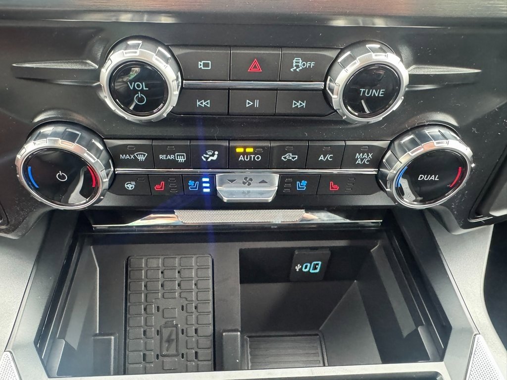 New 2025 Ford F350 Lariat w/ Chrome Package image 22