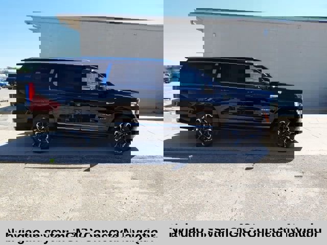 New 2026 GMC Yukon XL Denali w/ Sun & Power Step Package AWD/4WD image 3