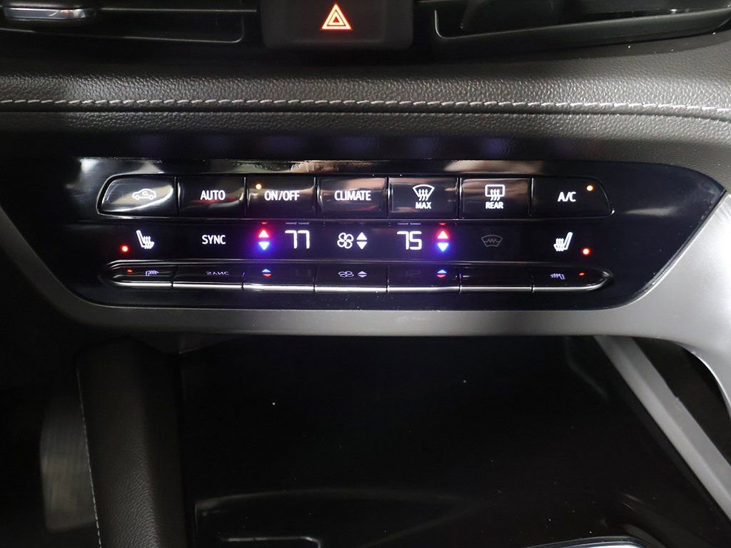 Used 2023 Buick Envision Essence AWD/4WD image 44