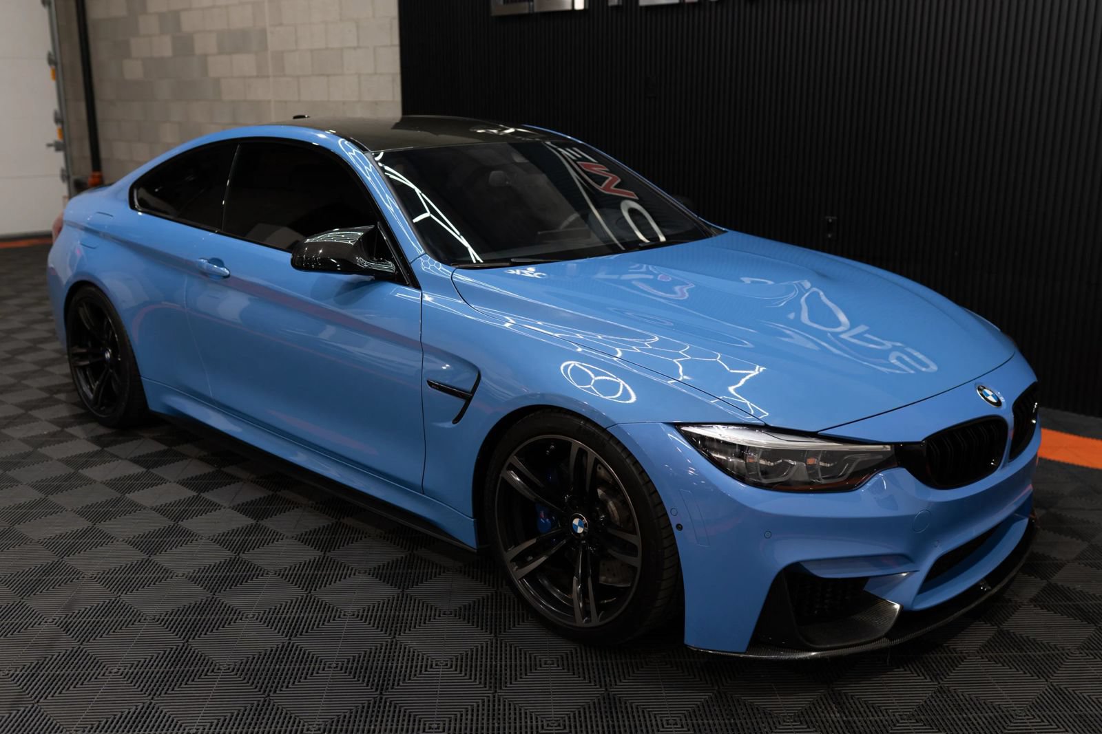 Used 2018 BMW M4 Coupe RWD image 5