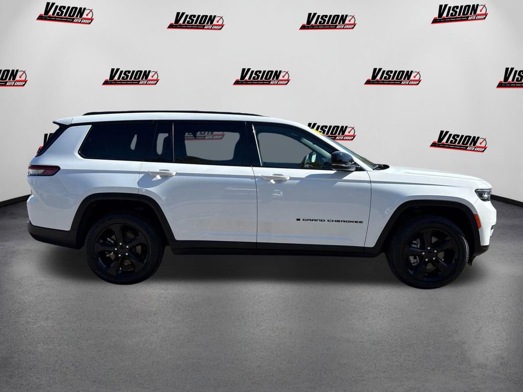 Used 2025 Jeep Grand Cherokee L Limited w/ Black Appearance Package image 4