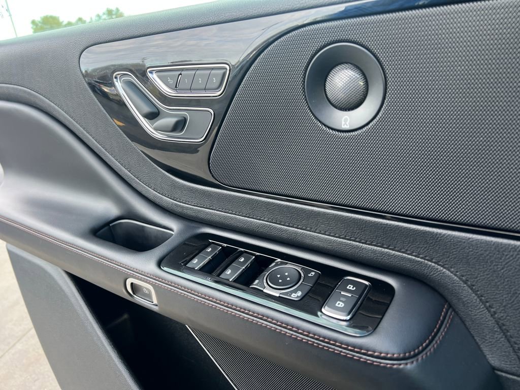 Used 2022 Lincoln Aviator Grand Touring image 33