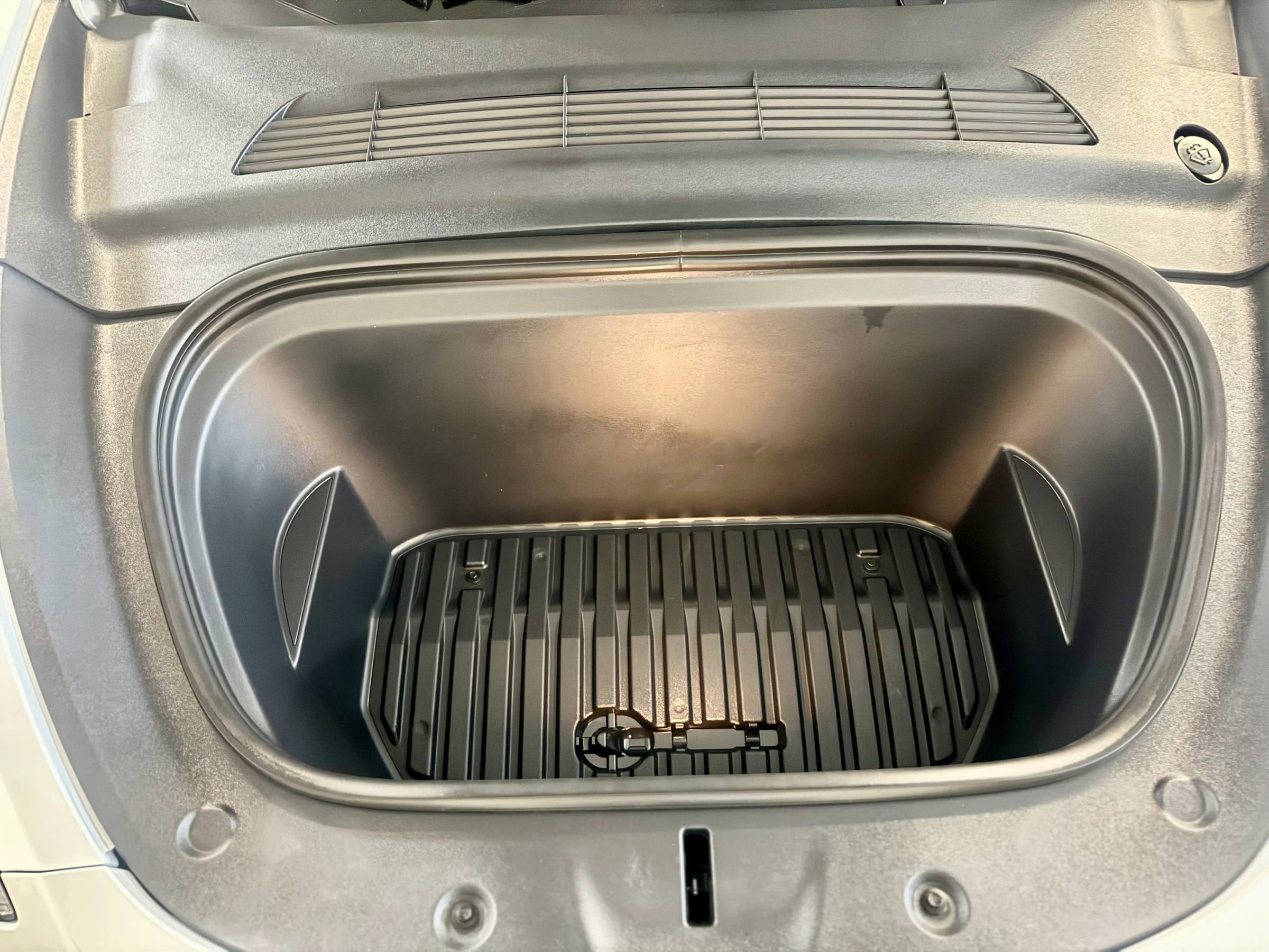 Used 2023 Tesla Model Y Long Range image 12