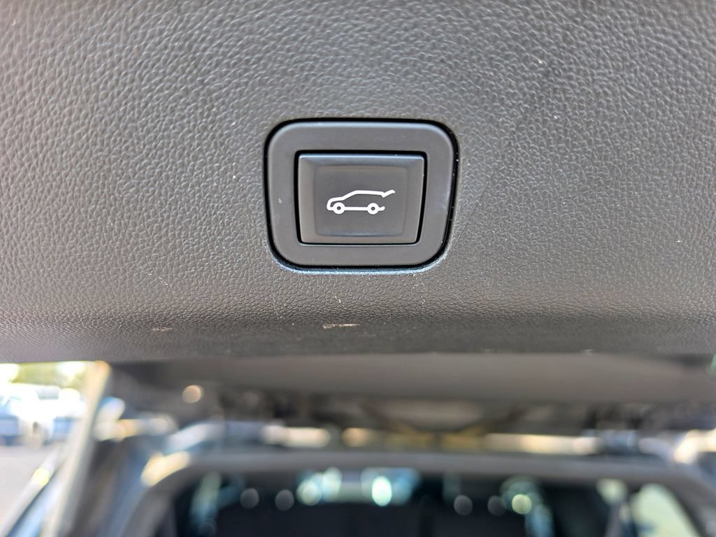 Used 2024 Chevrolet Suburban LT AWD/4WD image 9
