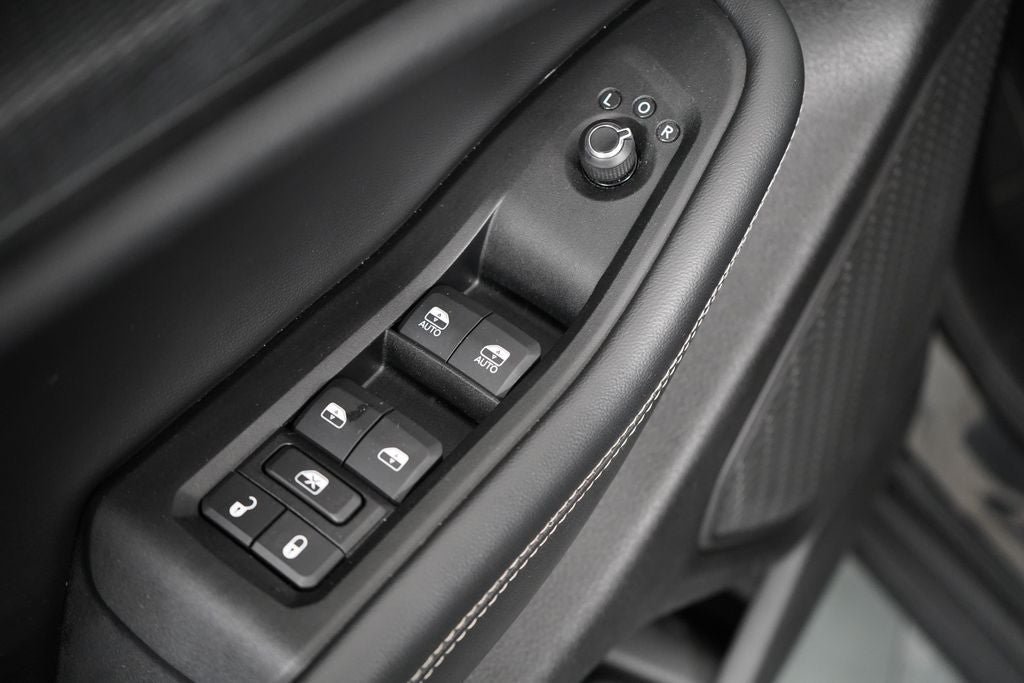 Used 2025 Jeep Grand Cherokee Altitude AWD/4WD image 19