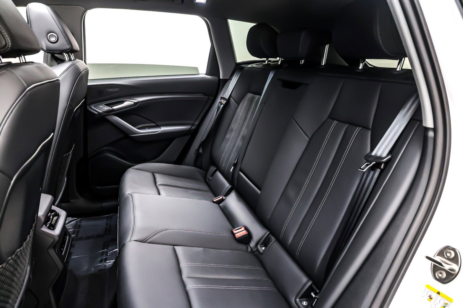 Used 2025 Audi Q6 e-tron Premium w/ Convenience Package image 9