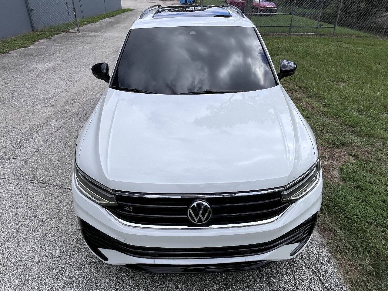Used 2023 Volkswagen Tiguan SE R-Line FWD image 15