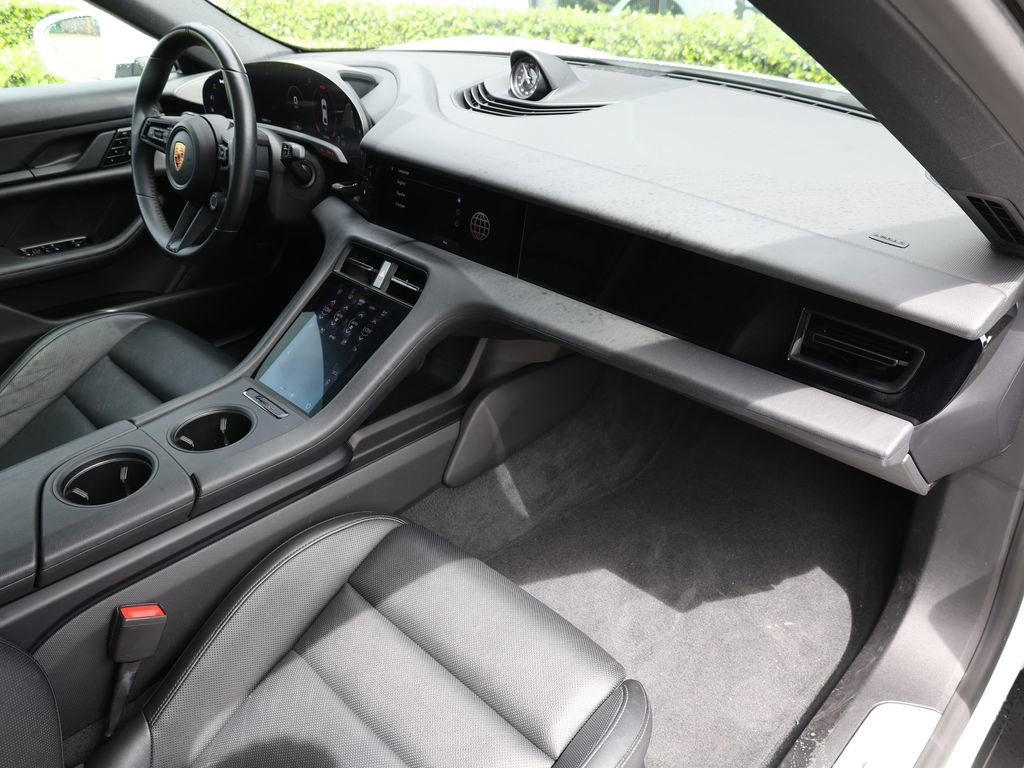 Used 2020 Porsche Taycan 4S w/ Premium Package image 21