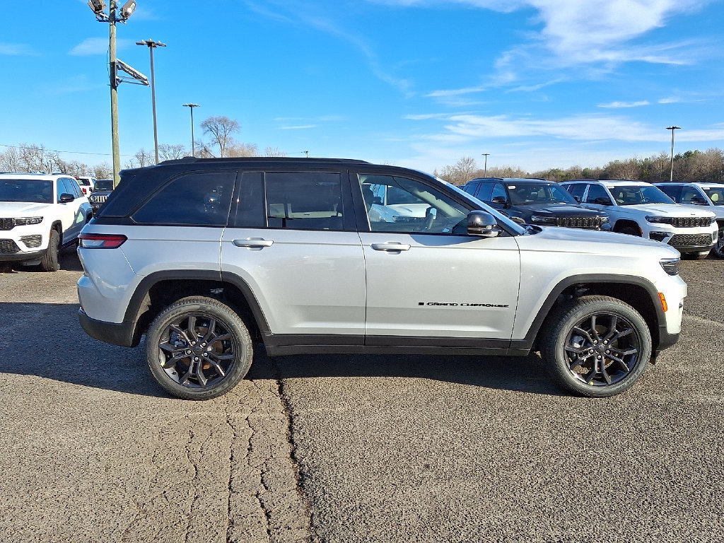 New 2025 Jeep Grand Cherokee Limited AWD/4WD image 9