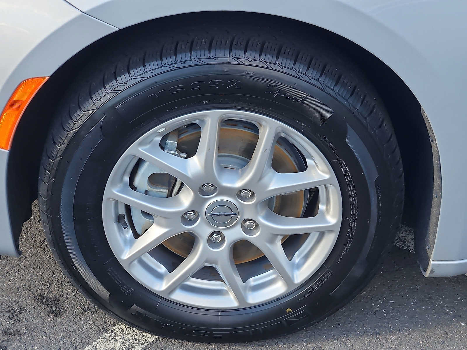 Used 2024 Chrysler Pacifica Touring-L FWD image 8