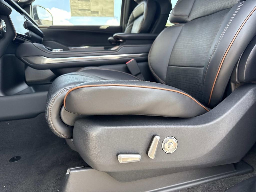 New 2025 Lincoln Navigator Black Label image 21