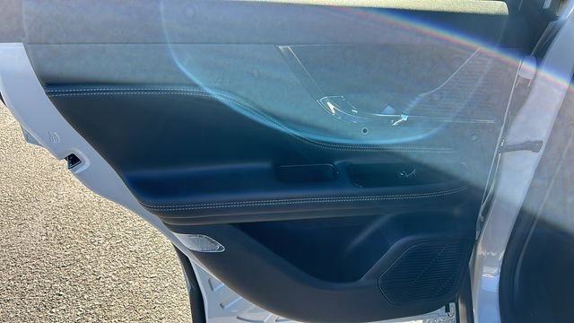 Used 2022 Lincoln Corsair Reserve image 14