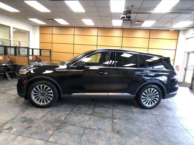 Used 2024 Lincoln Aviator Reserve RWD image 4