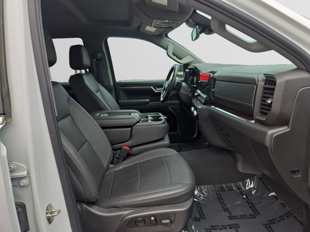 Used 2024 GMC Sierra 1500 SLT AWD/4WD image 16