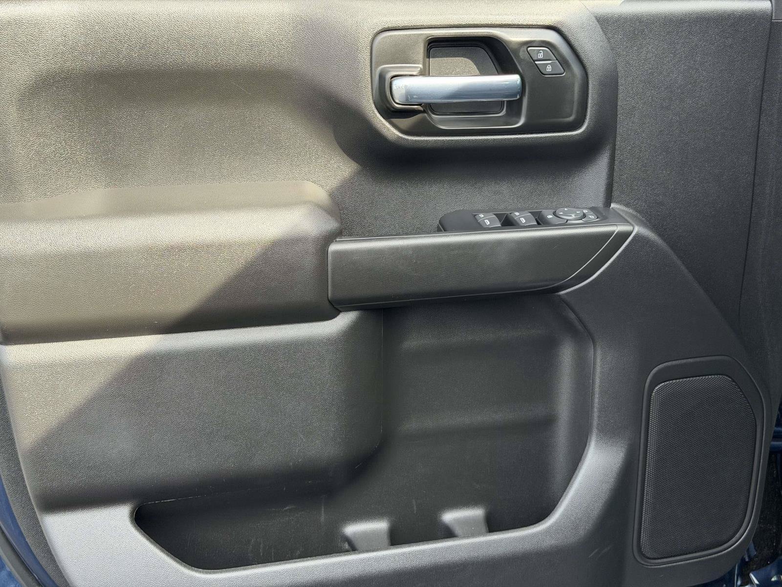 Used 2022 Chevrolet Silverado 1500 Custom Trail Boss w/ Safety Confidence Package AWD/4WD image 6