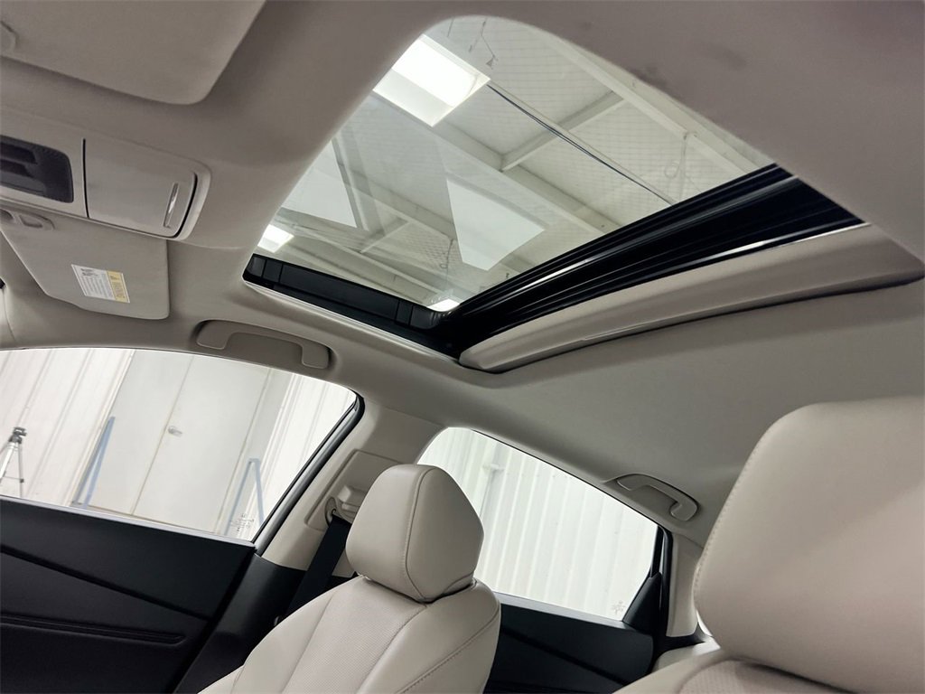 Used 2023 Honda Accord Touring image 17