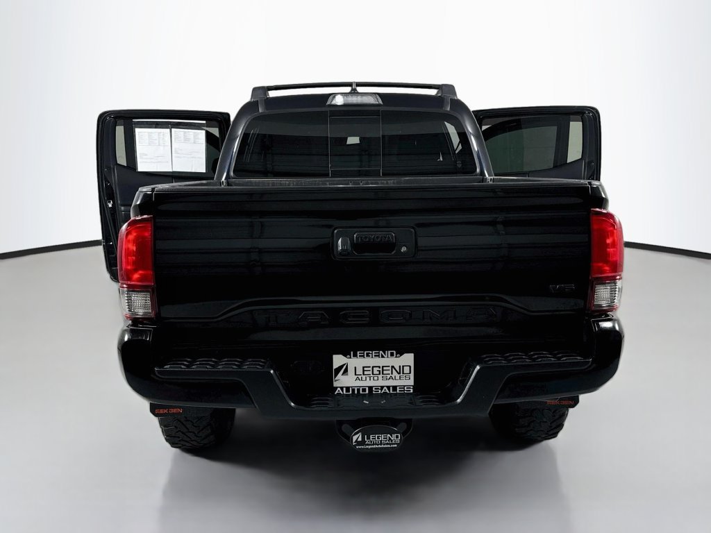 Used 2019 Toyota Tacoma TRD Sport AWD/4WD image 22