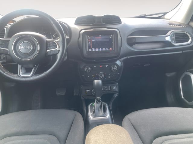 Used 2019 Jeep Renegade Latitude w/ Cold Weather Group image 10