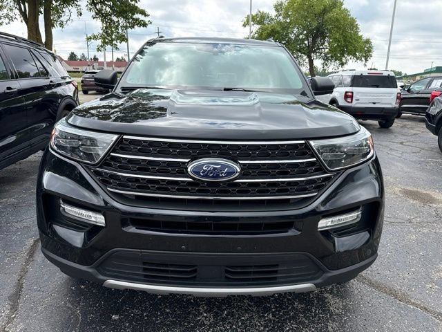 Used 2020 Ford Explorer XLT w/ Equipment Group 202A AWD/4WD image 7