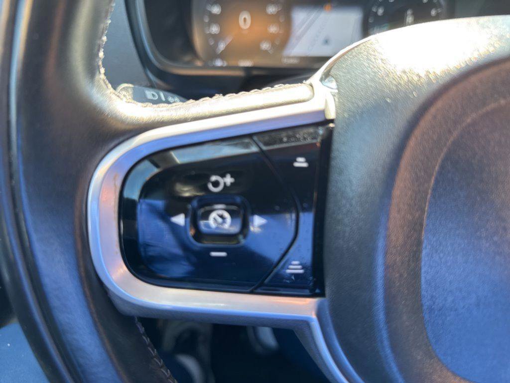 Used 2021 Volvo XC90 T6 Inscription w/ Climate Package image 11