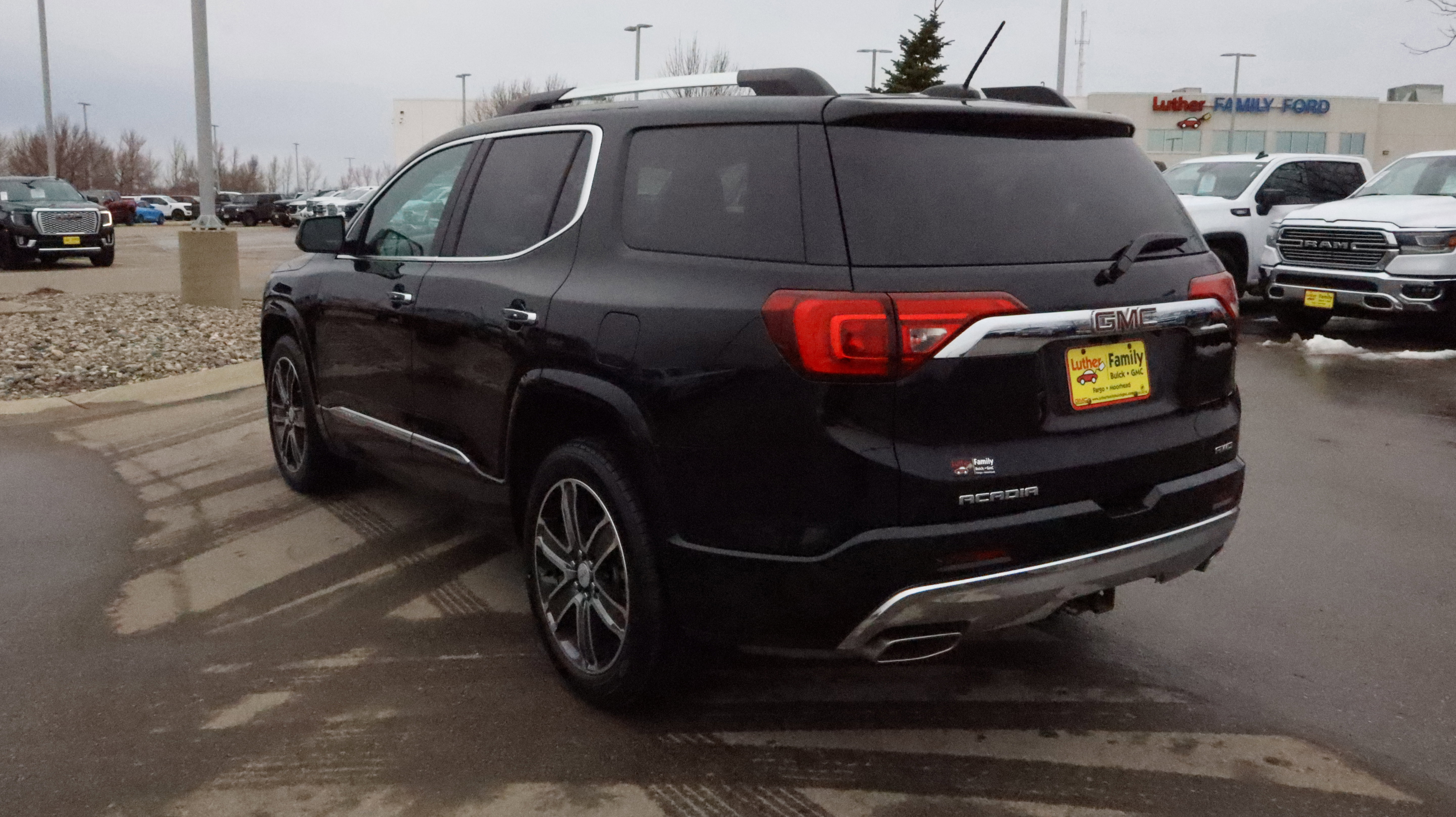 Used 2018 GMC Acadia Denali w/ Technology Package AWD/4WD image 5