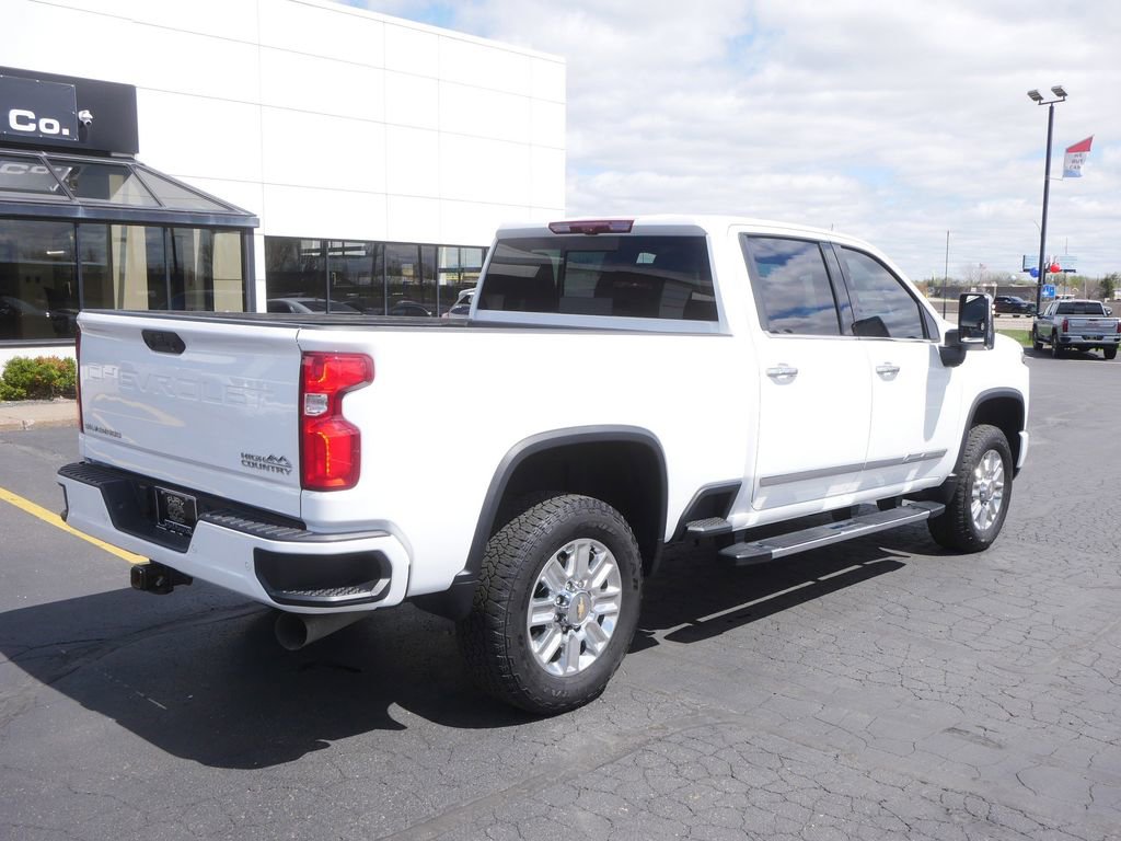 Used 2024 Chevrolet Silverado 3500 High Country w/ High Country Premium Package AWD/4WD image 7