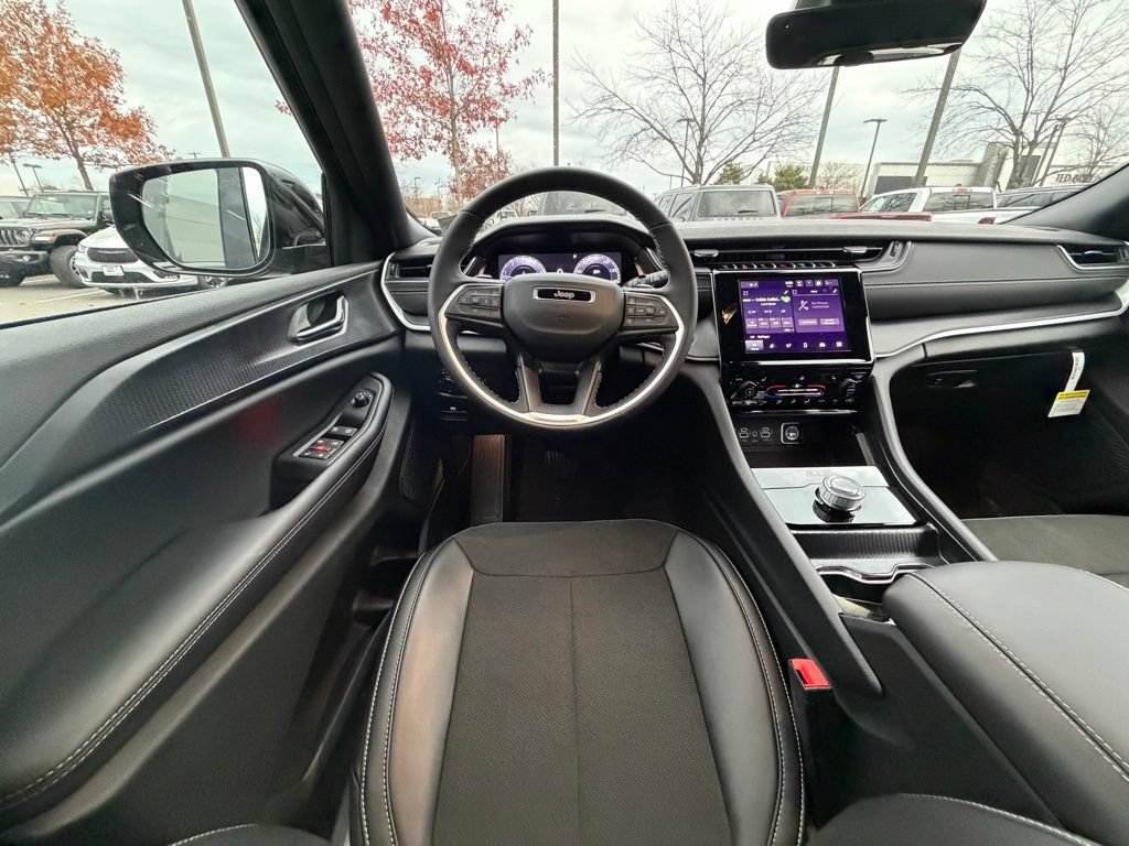 New 2025 Jeep Grand Cherokee L Laredo AWD/4WD image 14