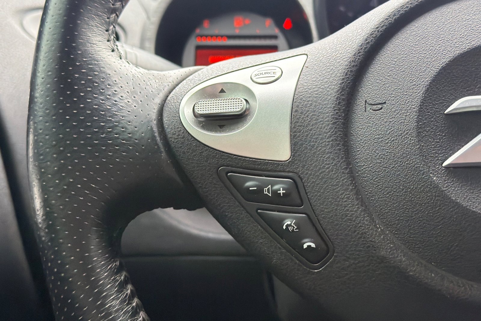 Used 2016 Nissan 370Z Base image 24