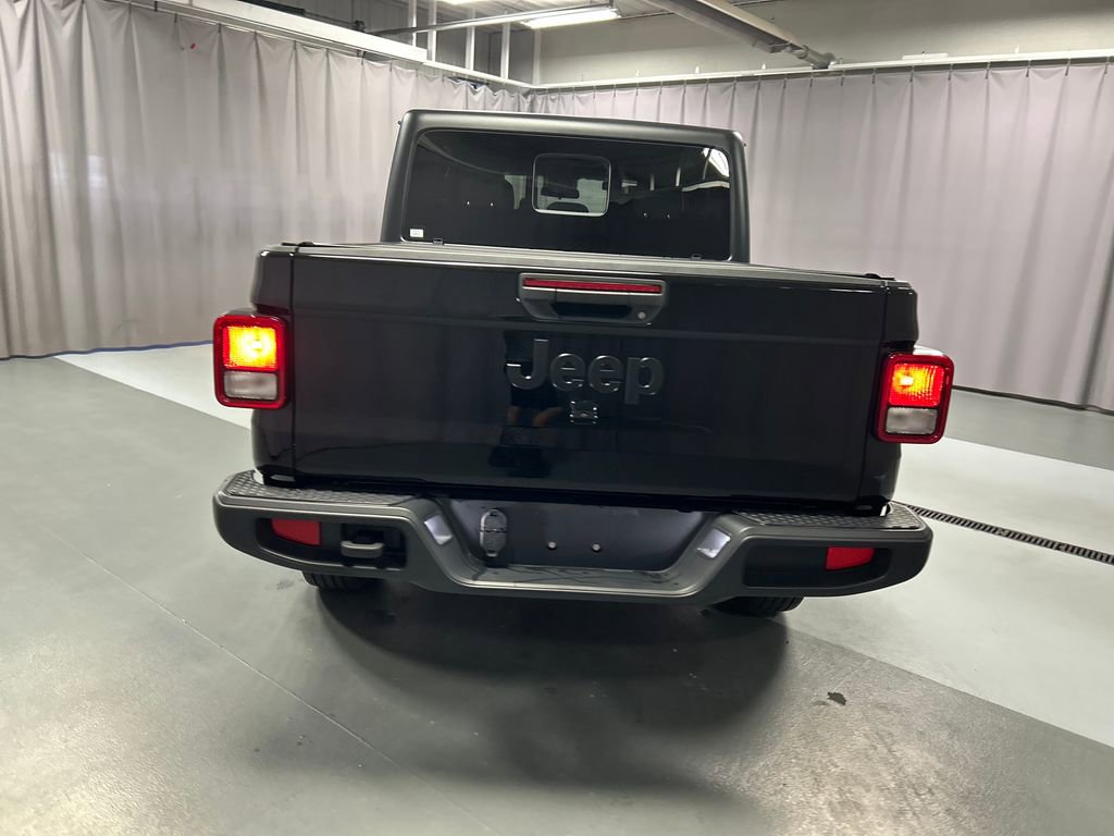 Used 2024 Jeep Gladiator Sport image 6