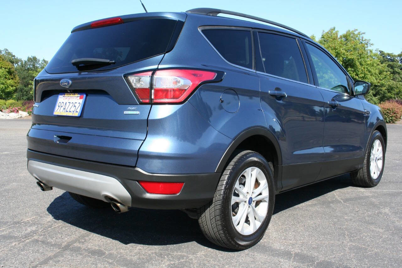 Used 2018 Ford Escape SE FWD image 5