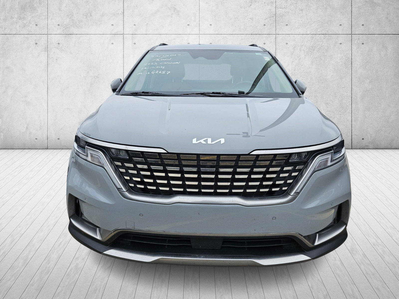 Used 2023 Kia Carnival SX image 2