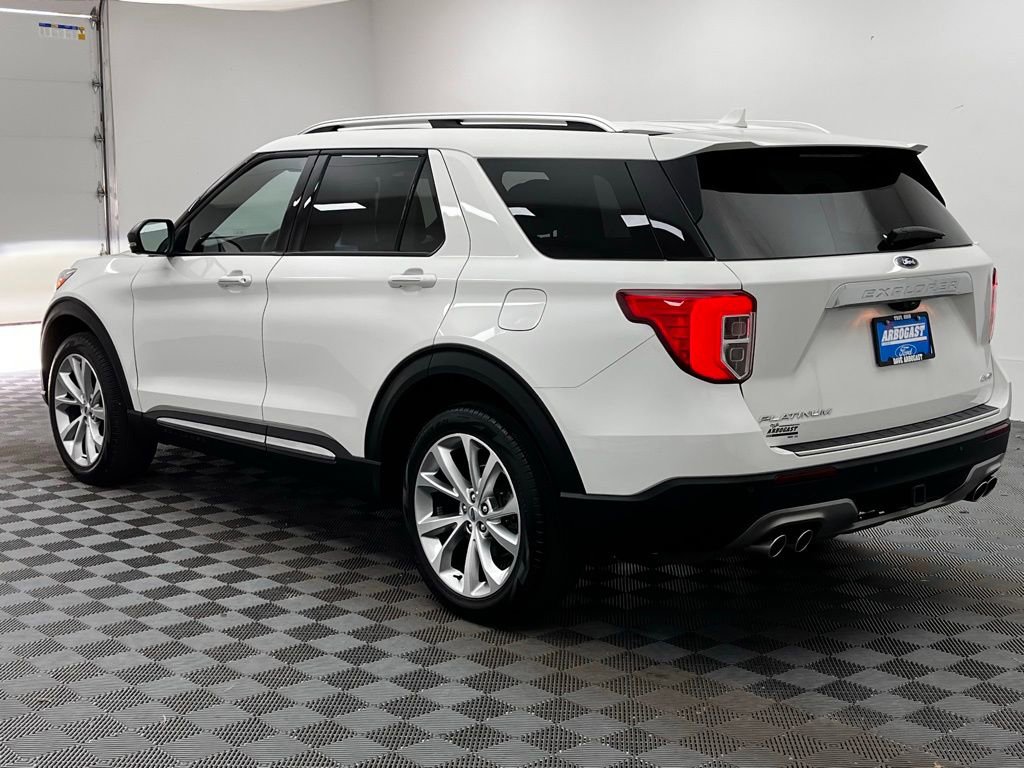 Used 2023 Ford Explorer Platinum w/ Technology Package image 12