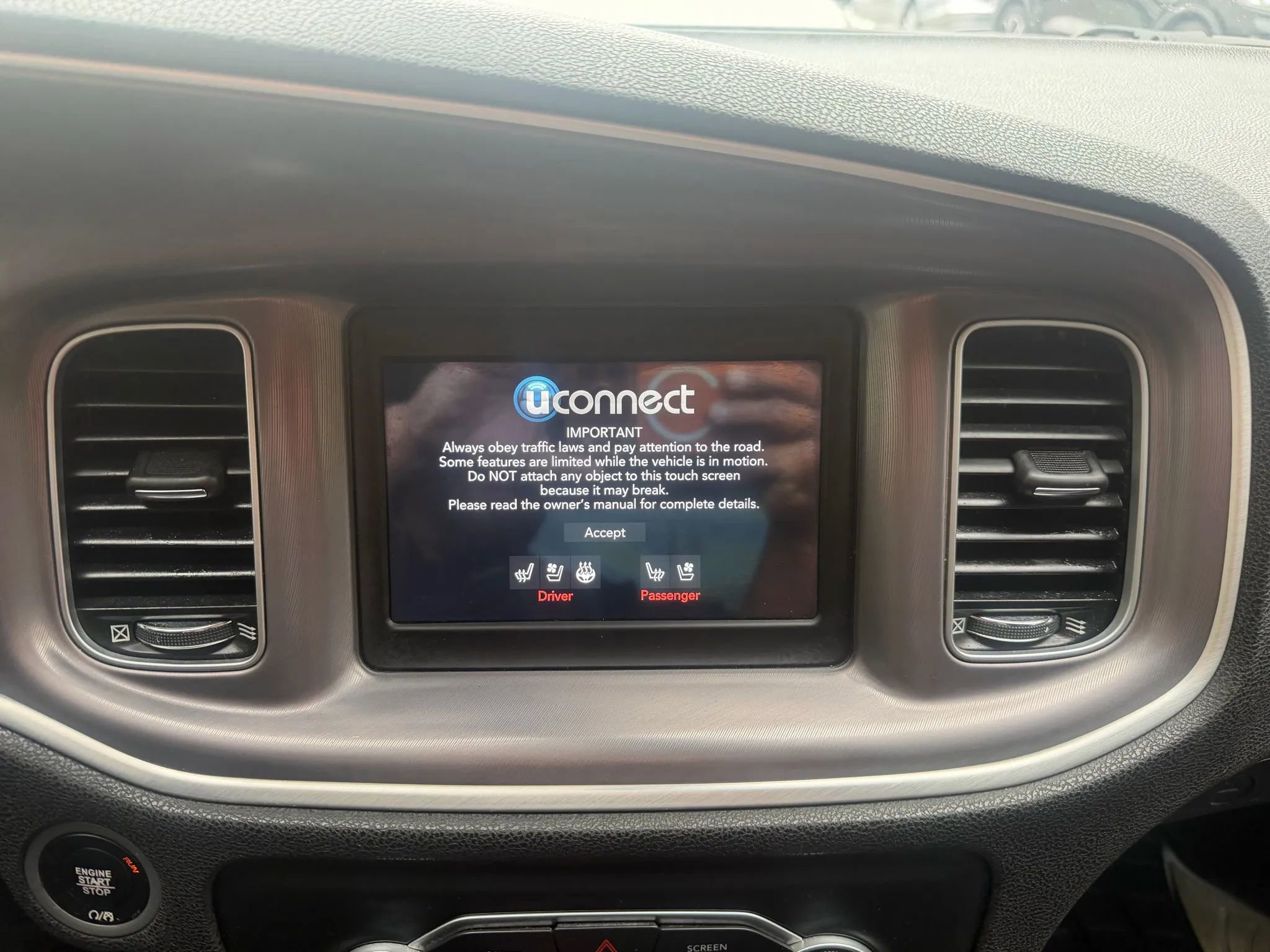 Used 2022 Dodge Charger SXT w/ Leather Interior Group RWD image 17