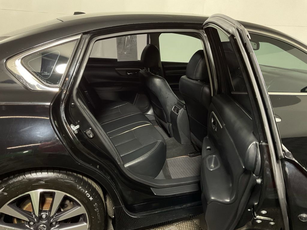 Used 2016 Nissan Altima 2.5 SL w/ Moonroof Package image 28