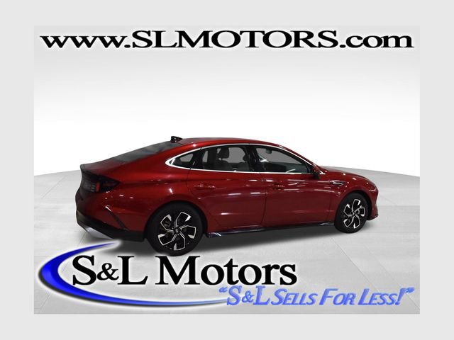 Used 2025 Hyundai Sonata SEL FWD image 1