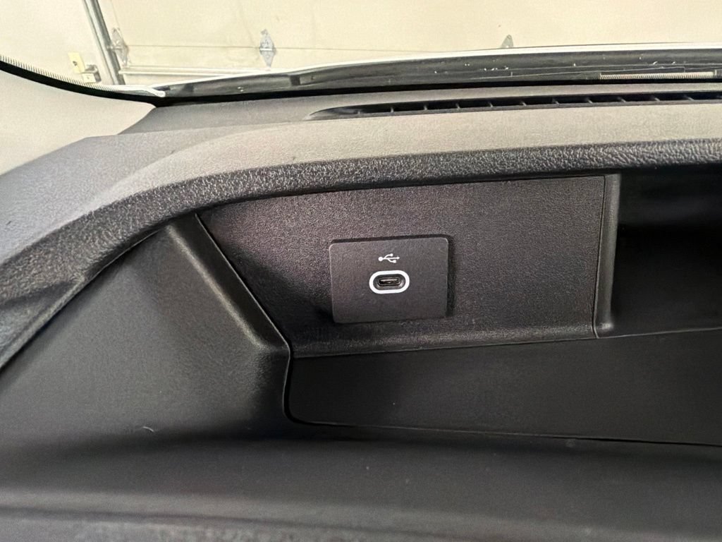 New 2026 Ford Transit 250 148 Medium Roof RWD image 24