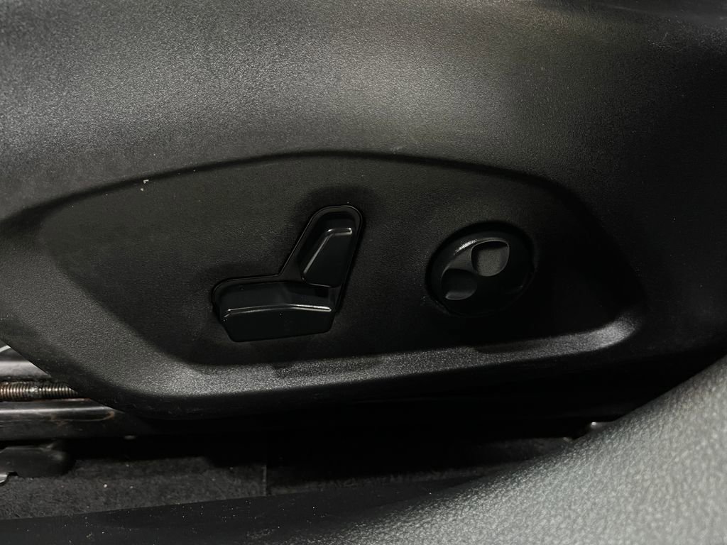 Used 2018 Jeep Compass Limited image 15