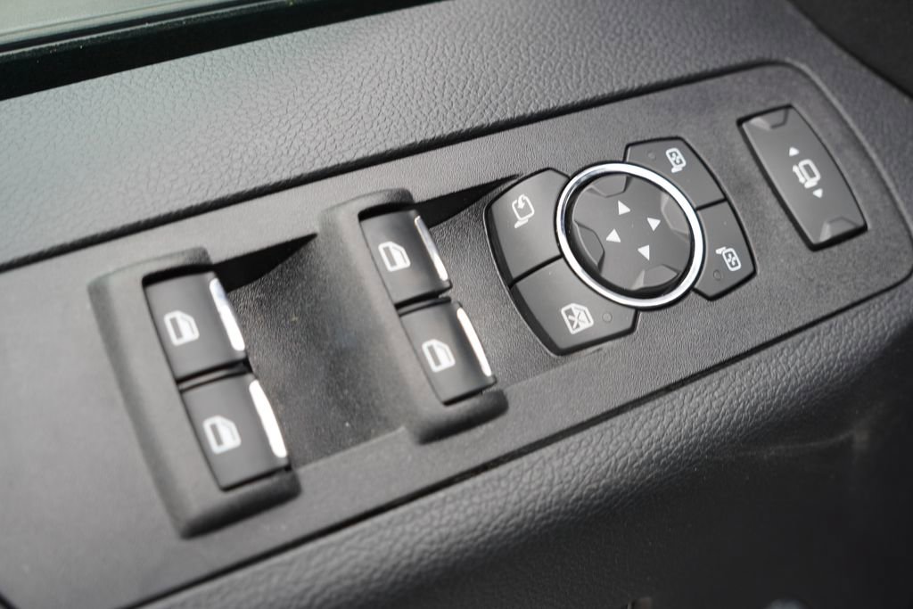 Used 2021 Ford F350 Lariat w/ Chrome Package image 21