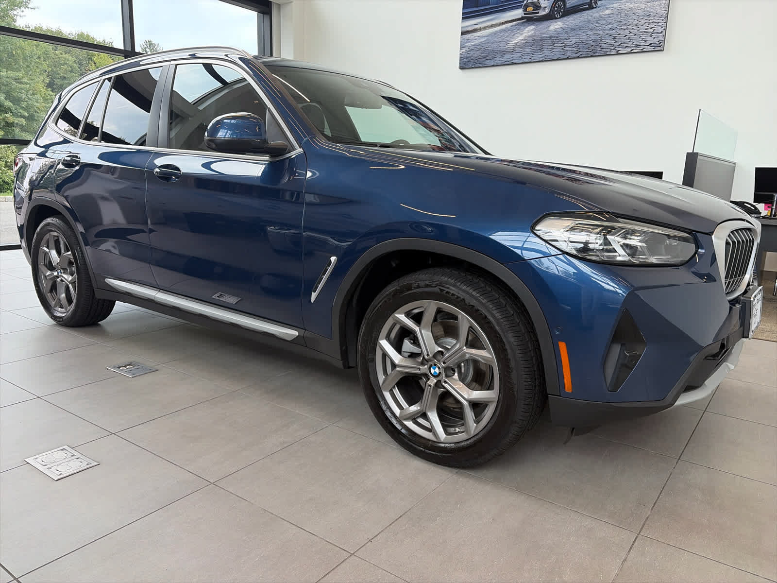 Used 2023 BMW X3 xDrive30i w/ Premium Package w/ZPA AWD/4WD image 3
