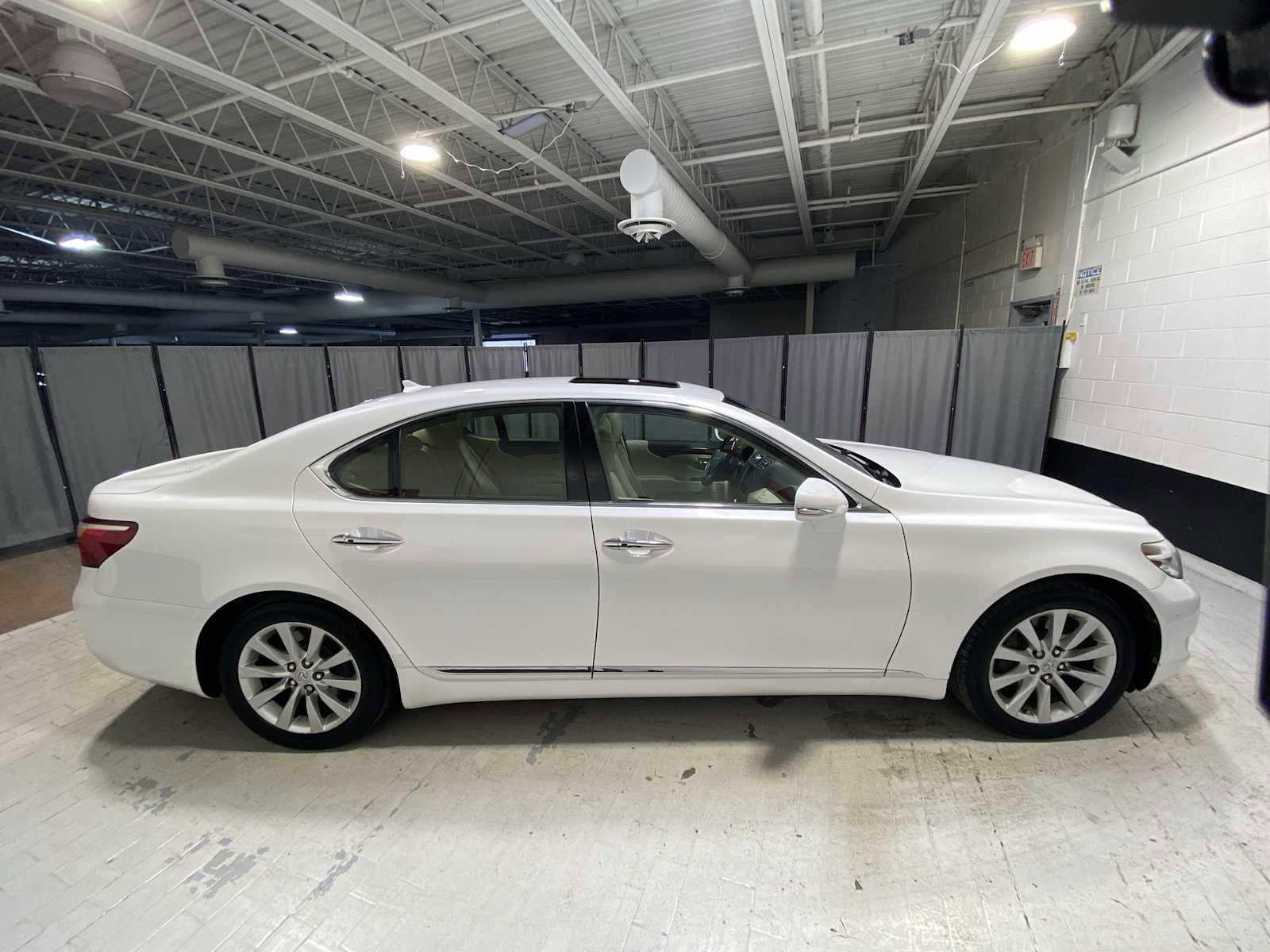 Used 2012 Lexus LS 460 AWD w/ Comfort Pkg image 27