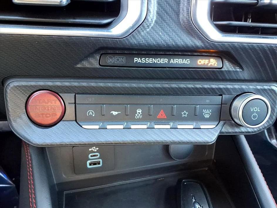 Used 2025 Ford Mustang GT Premium image 28