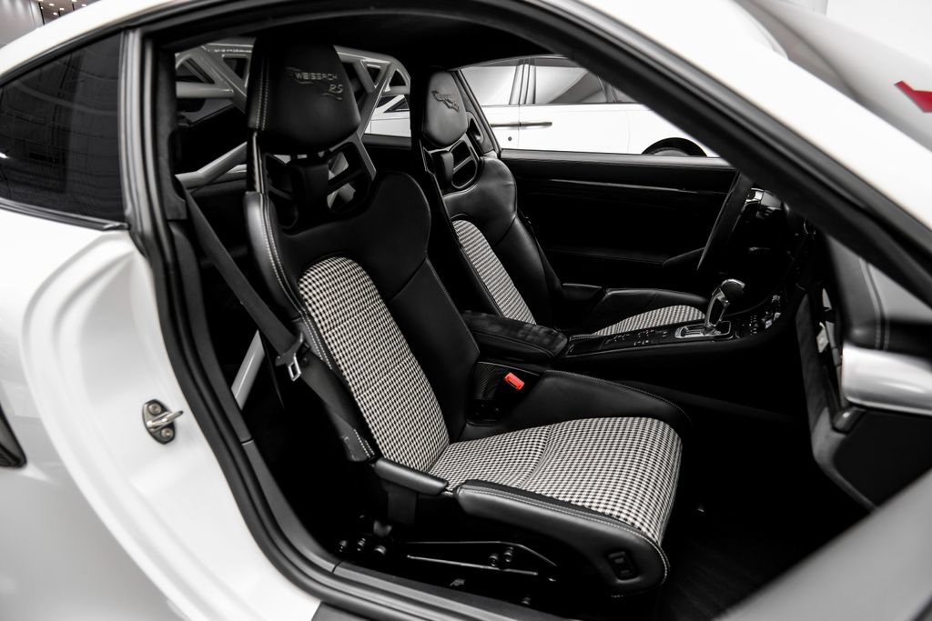 Used 2018 Porsche 911 GT2 RS RWD image 44